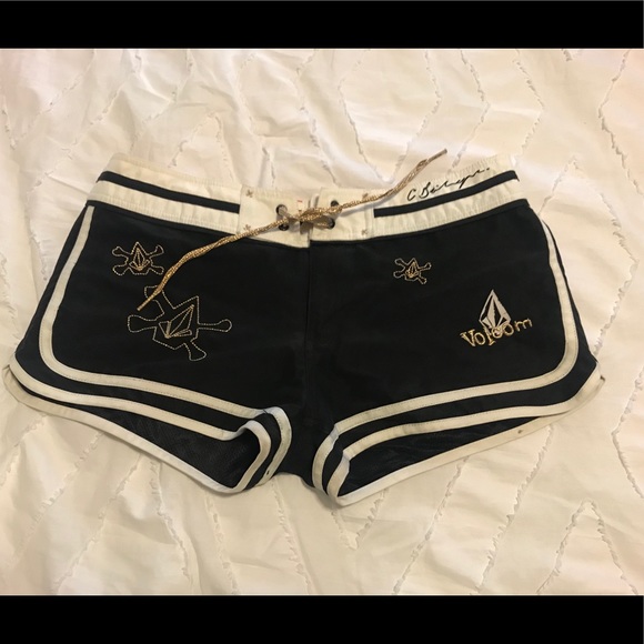 Volcom Women’s Special Edition Board Shorts - Picture 2 of 3